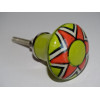 bouton en forme de poire verte pastel et fleur orange