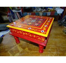 Tavolo cuscino "Bazot" in 30x30 cm rosso e fiori