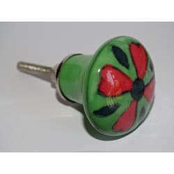 bouton en forme de poire verte et fleur rouge