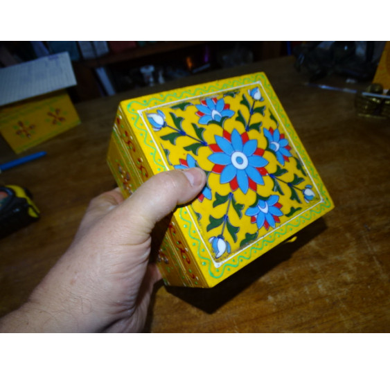 Scatola quadrata con tessere multicolori 15x15x11 cm - 1