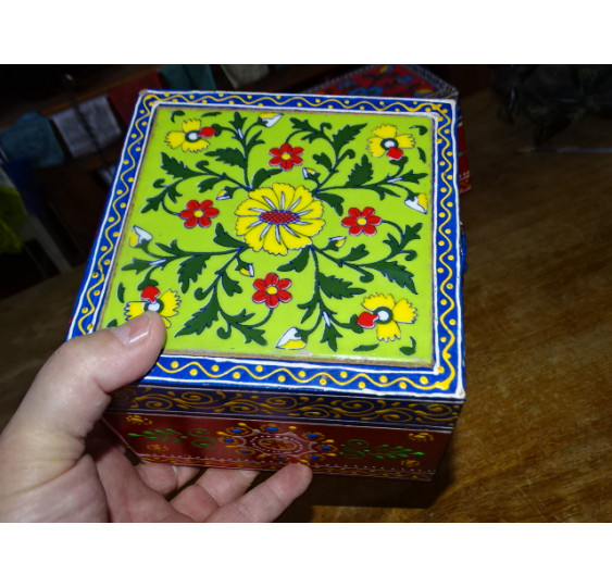Square box with multicolored tiles 15x15x11 cm - 9