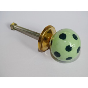 verde claro con la bola del botón de tono verde oscuro