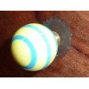 Boutons boule jaune trait turquoise