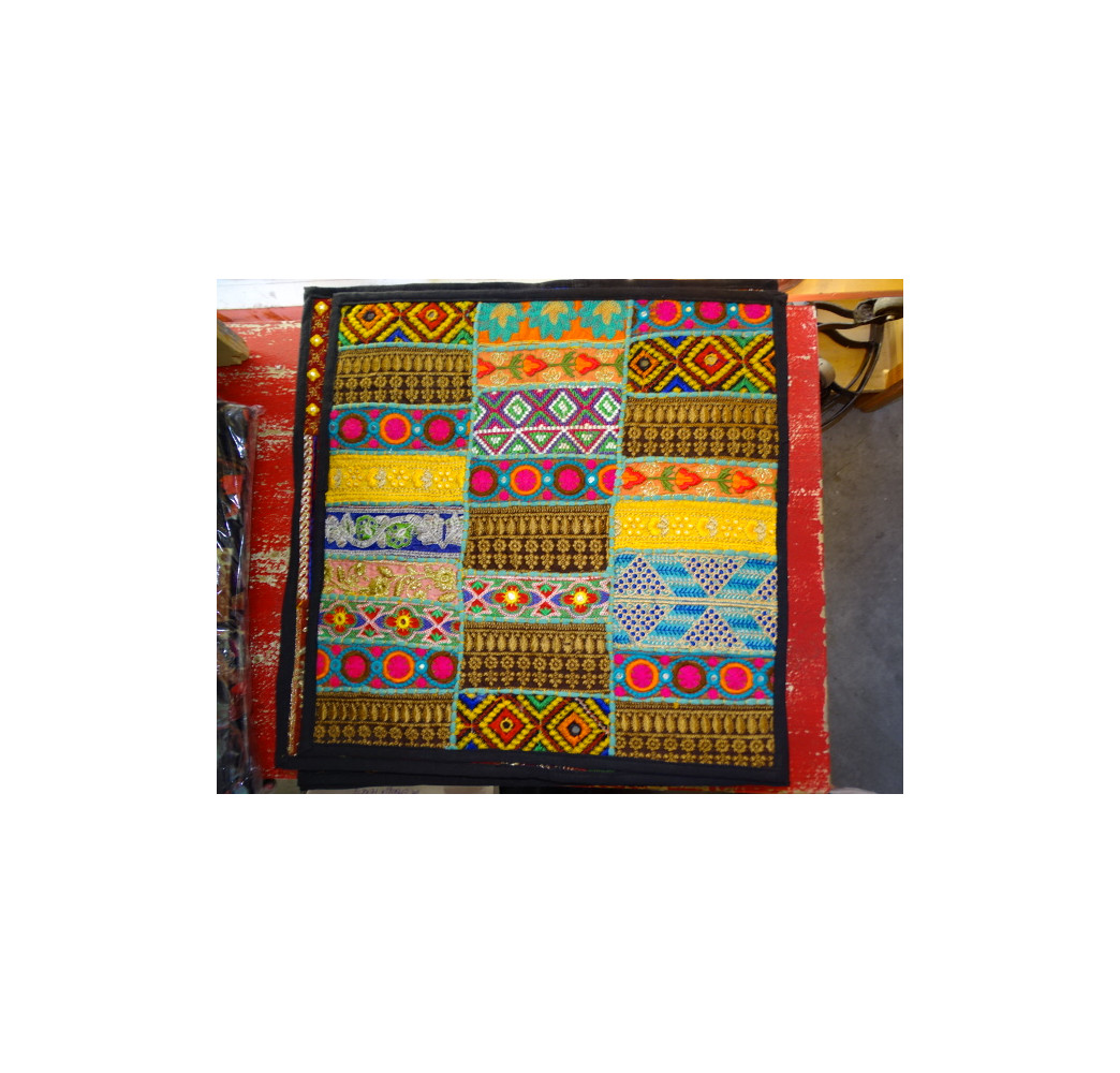 Bezug 40x40 cm aus alten Gujarat-Stoffen - 502