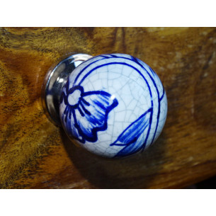 Handle ball dark blue cracked effect.
