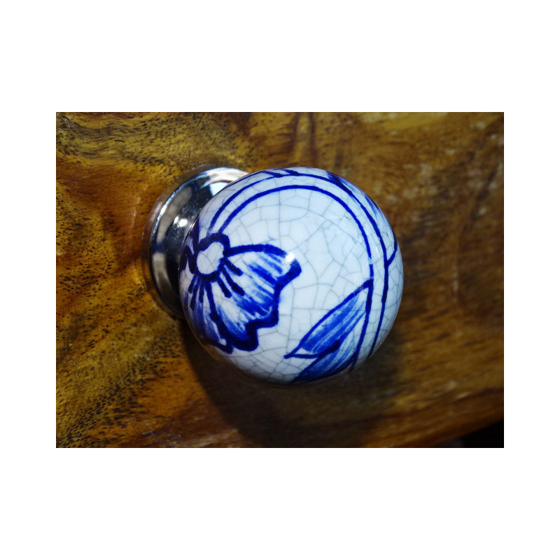 Handle ball dark blue cracked effect.