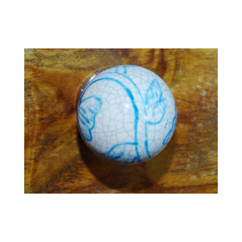 Handle Ball light blue crackled effect.