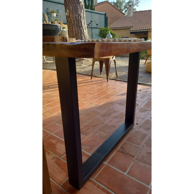 Massiver Akazientisch mit unbesäumten Kanten  220x100 cm