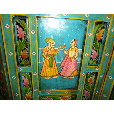 Blauer Mughal-Kopfteilschirm und geschnitzte Blumen