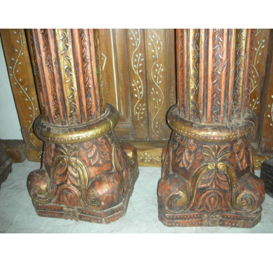 set di 2 pilastri dipinto embossed