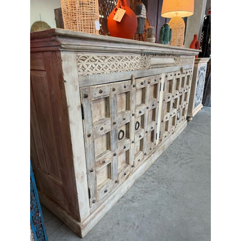 Buffet portes anciennes