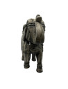 Statue d'éléphant en bois sculpté gris patiné