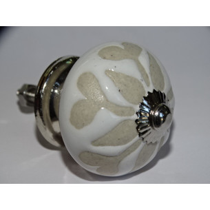Furniture knobs with six design flowers in relief - silver
