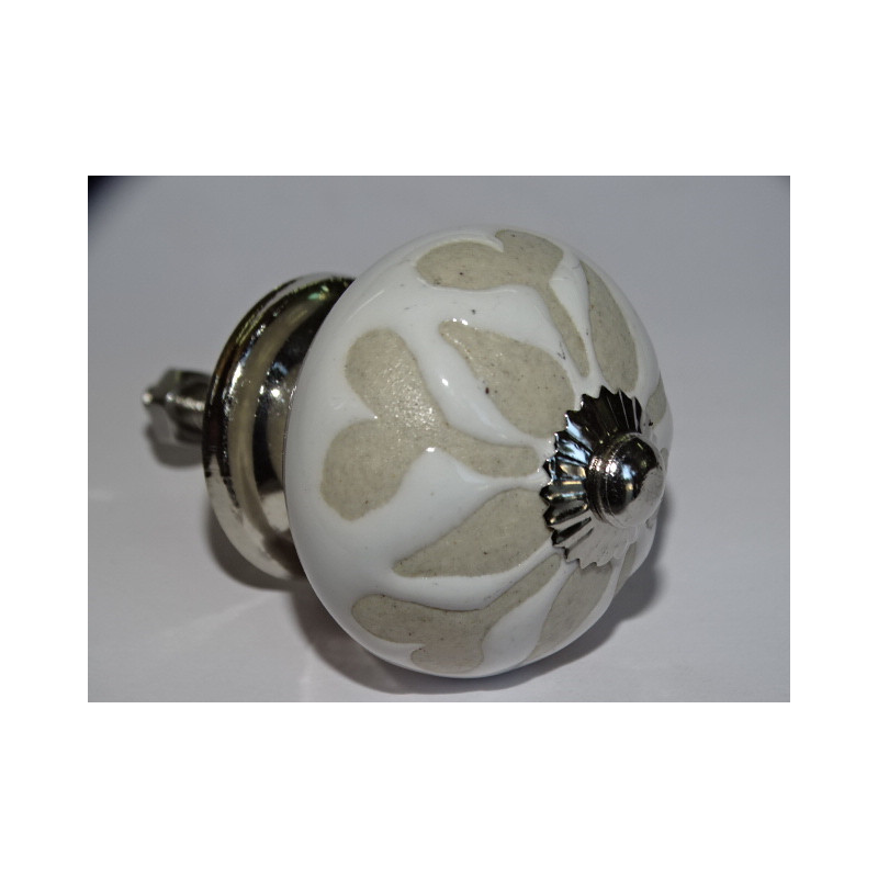 Furniture knobs with six design flowers in relief - silver