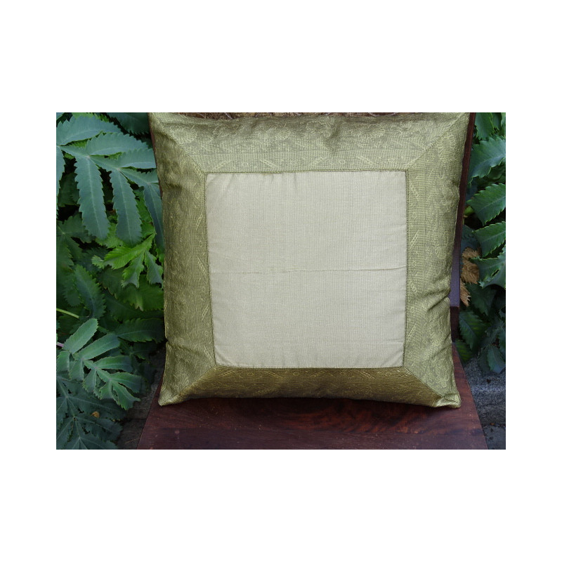 cushion cover 40x40 Golden border brocade