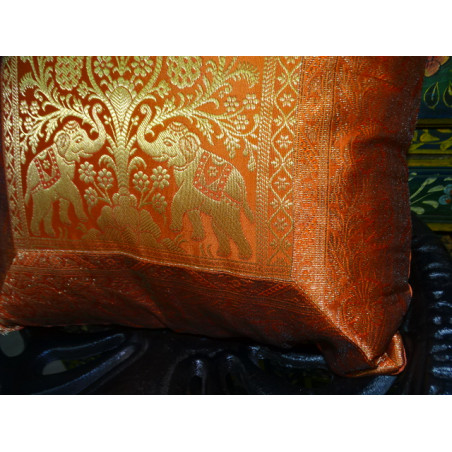 Housse de coussin 2 éléphants de couleur orange avec un bord brocart