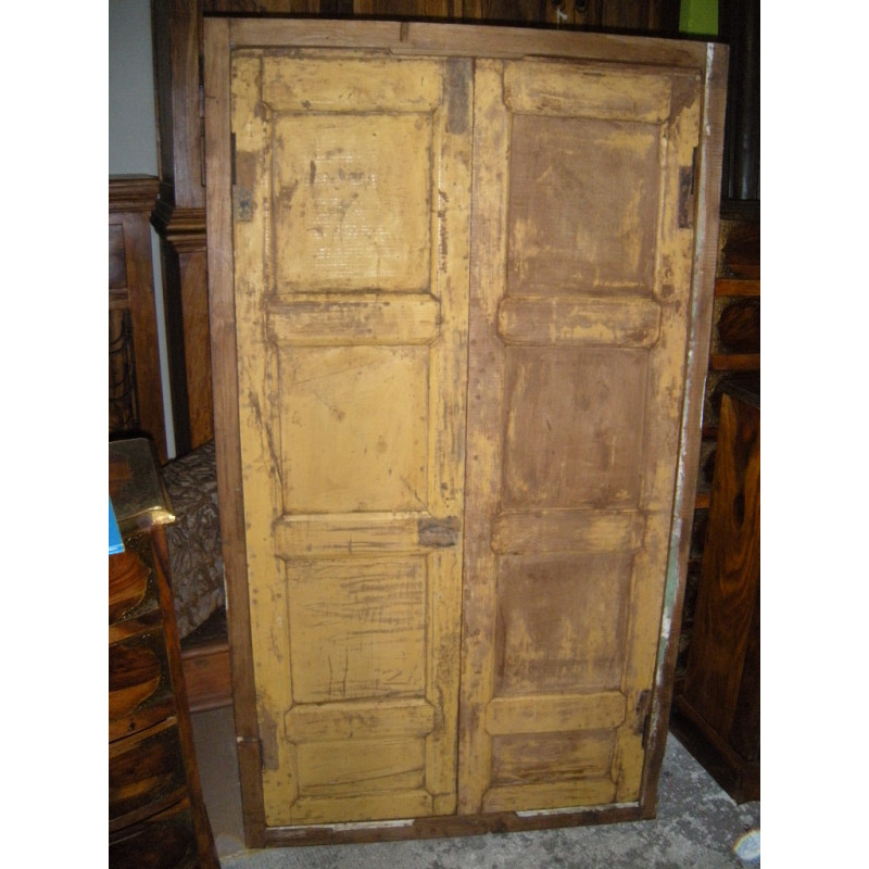 Pequeña puerta del armario teck