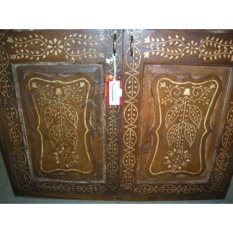 door closed teak and camel bones