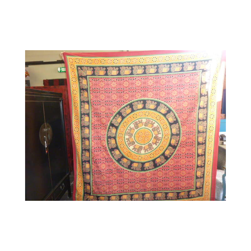tenture ronde éléphants rouge et vert