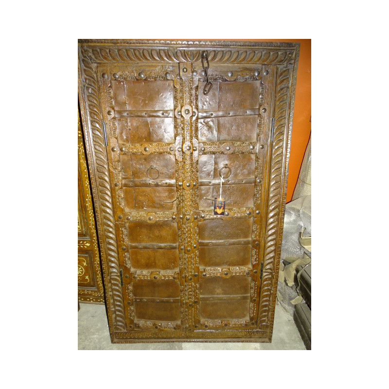Pequeñas puertas de armario antiguas con metal - 1