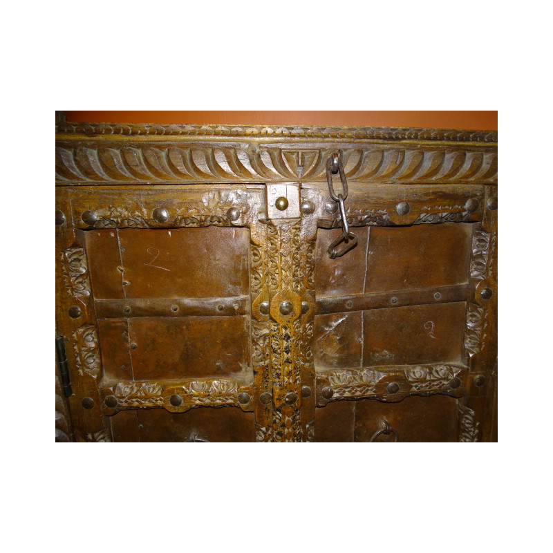 Pequeñas puertas de armario antiguas con metal - 1