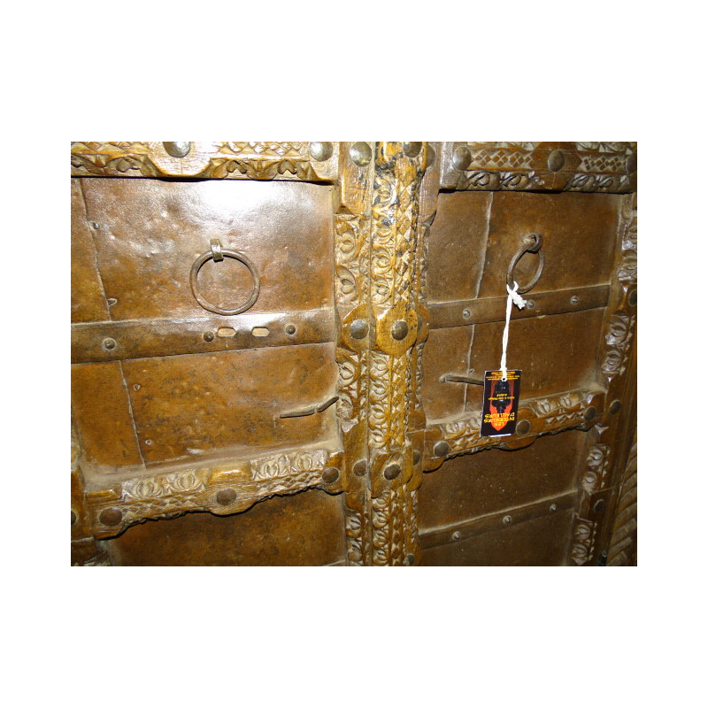 Petite portes ancienne de placard plaquée avec du metal - 1