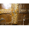 Petite portes ancienne de placard plaquée avec du metal - 1