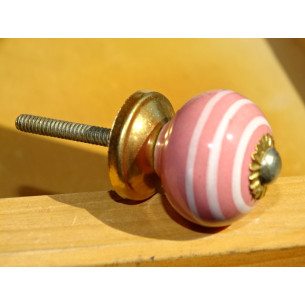 kleine Handvoll rosa linie weiß