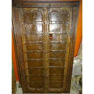 Piccole porte antiche dell'armadio con metallo - 3