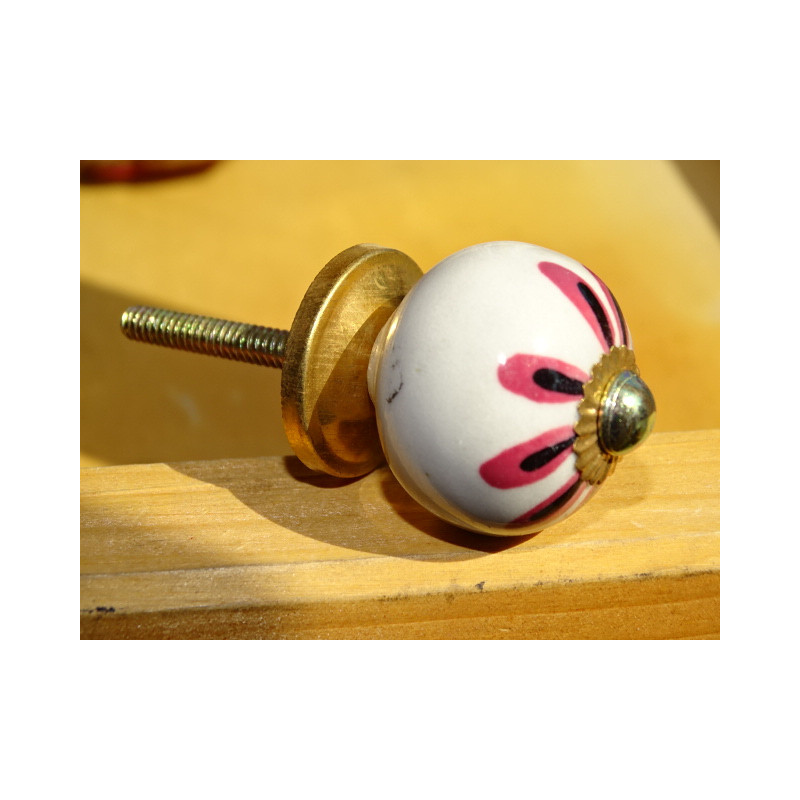 Small handle black and pink petal