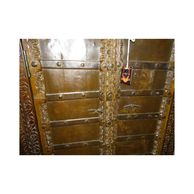 Pequeñas puertas de armario antiguas con metal - 3