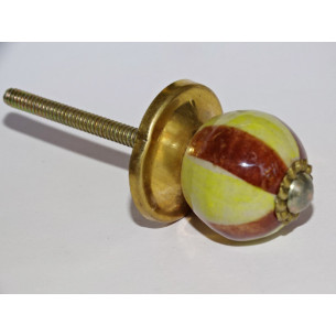 Poignée de meuble jaune et marron