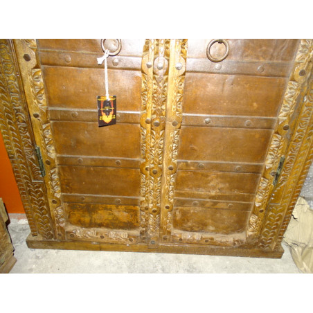 Pequeñas puertas de armario antiguas con metal - 4