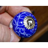 mini bottoni in ceramica blu oltremare e fiore bianco - argento