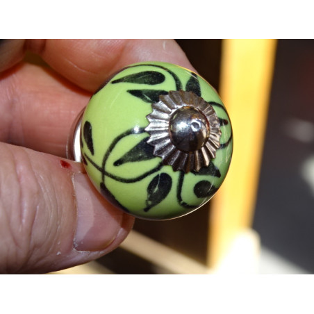 mini botones en cerámica verde claro y follaje negro - plateado