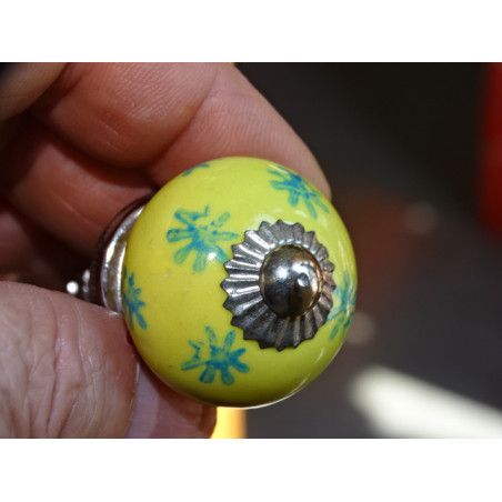 mini botones en cerámica amarilla y estrellas turquesas - plata