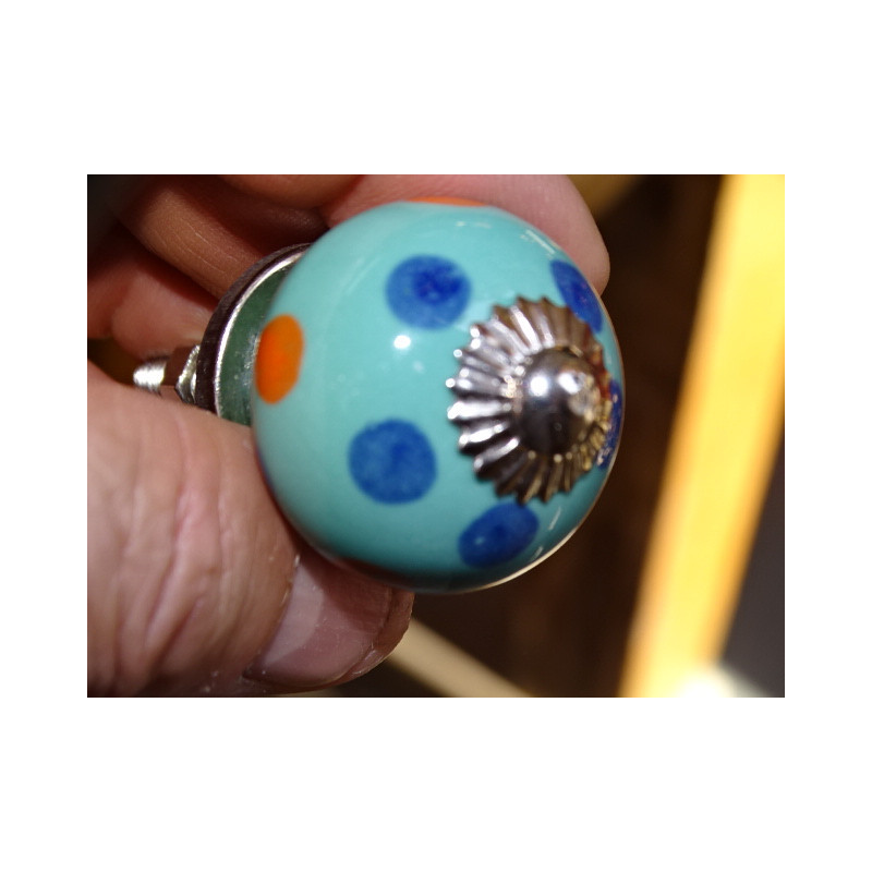 mini botones de cerámica verde con lunares multicolores - plateado