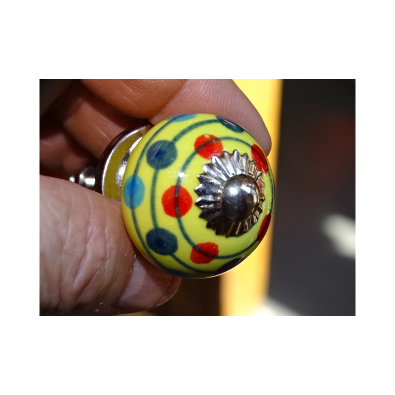 mini botones de cerámica amarilla y lunares multicolores - plateado