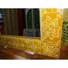Espejo rectangular dorado y relieve pintado en crudo de 120x60 cm
