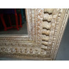 Grand miroir sculpté et patiné en blanc poncé en 90x150 cm