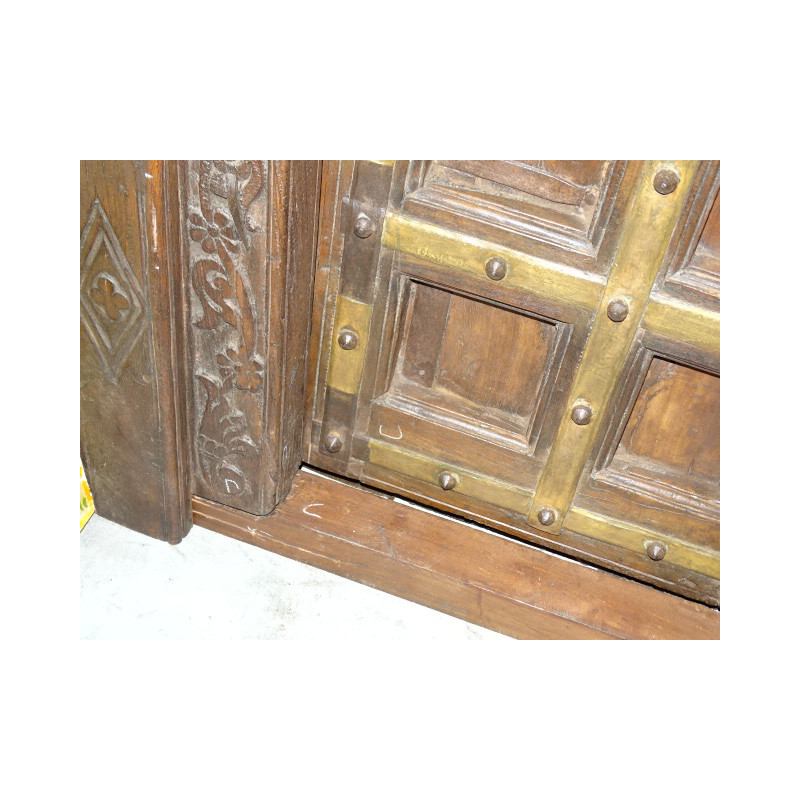 Muy antigua casa india puerta baja con gancho de dintel