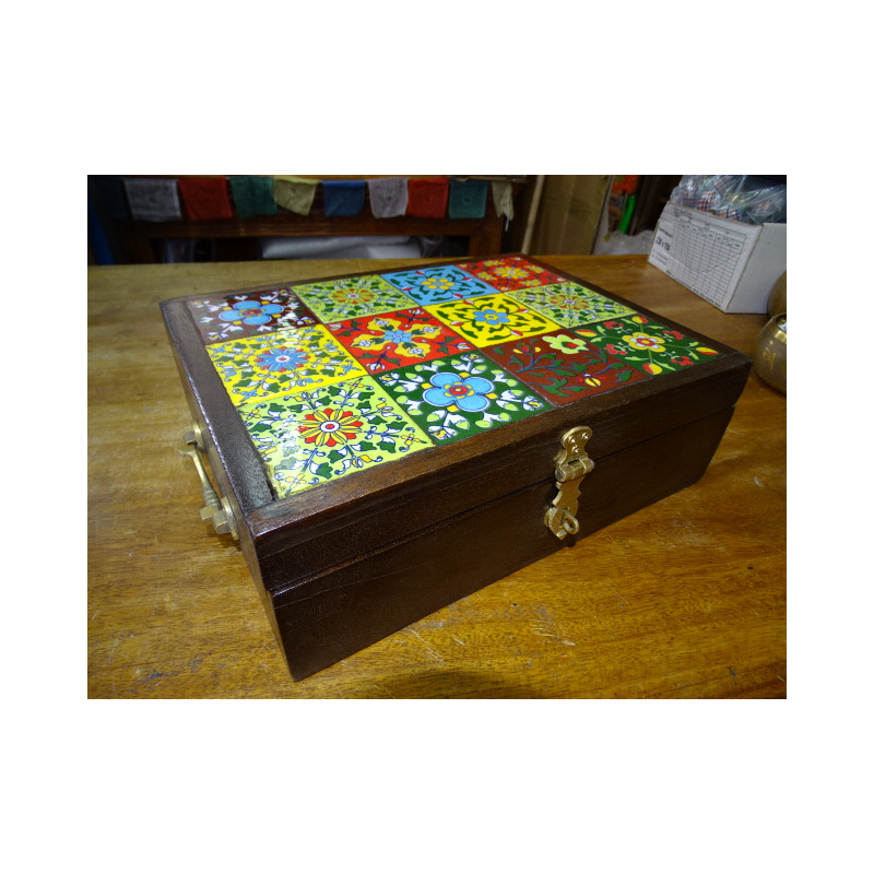 Grande scatola in palissandro decorato con piastrelle in ceramica