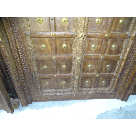 Puertas un panel arqueado decorado con cobre y latón 113x200 cm