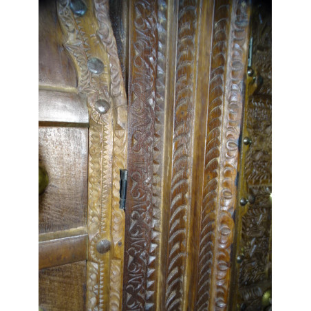 Puertas un panel arqueado decorado con cobre y latón 113x200 cm