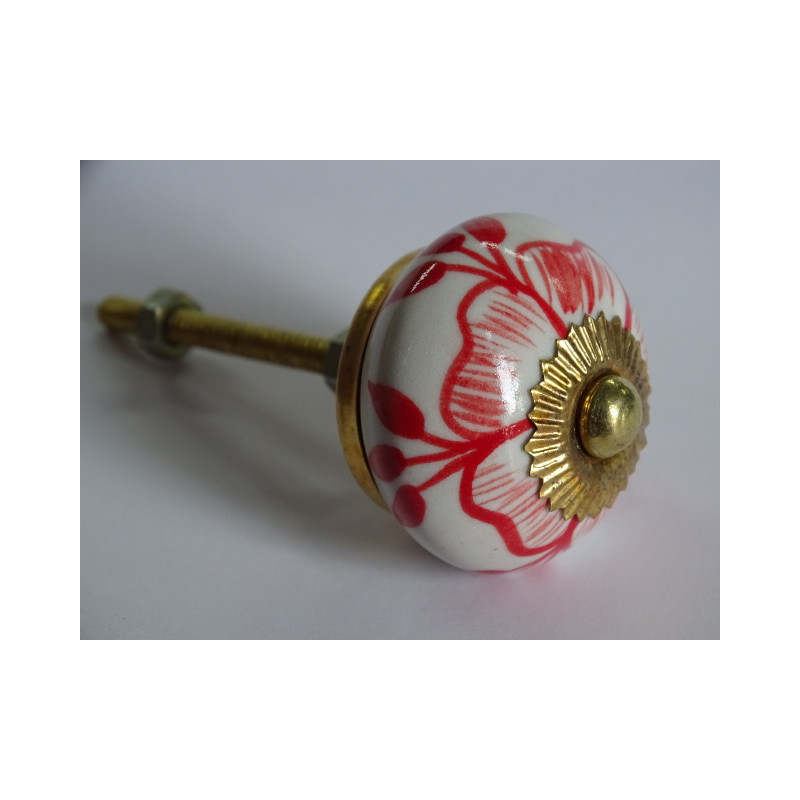 Pomos de cajón con flores rojas dibujadas