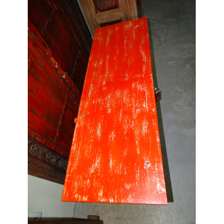 Cassapanca lunga in legno di mango con patina arancione e ottone