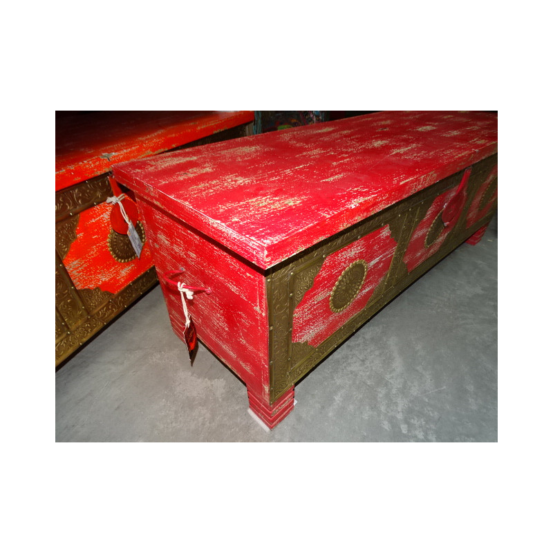 Cassapanca lunga con rivestimento in legno di mango con patina rossa e ottone