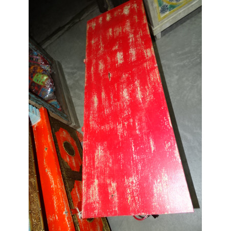 Cofre largo con tapa de madera de mango con pátina roja y latón