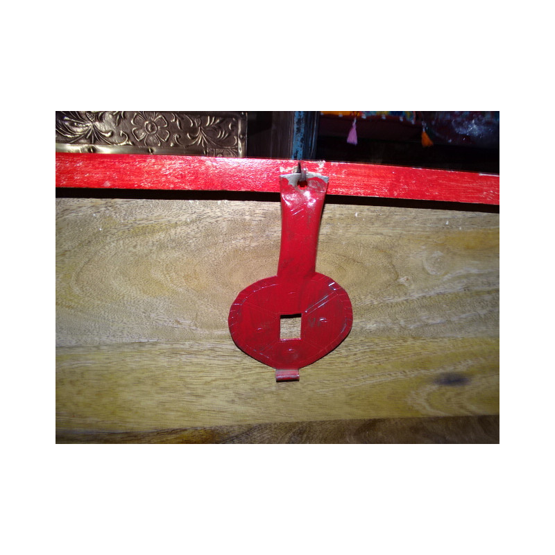 Long chest with mango wood cover with red patina and brass