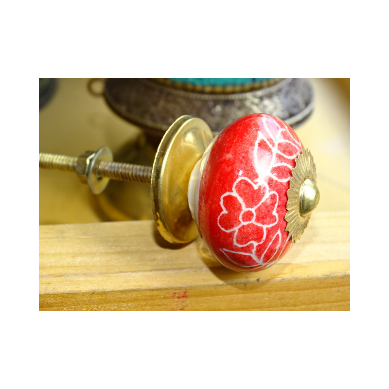 Manija del cajón de porcelana roja y flores blancas
